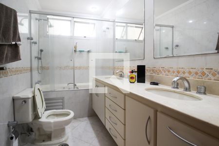 Apartamento à venda com 200m², 2 quartos e 2 vagas Apartamento à venda com 200m², 2 quartos e 2 vagasBanheiro da Suíte