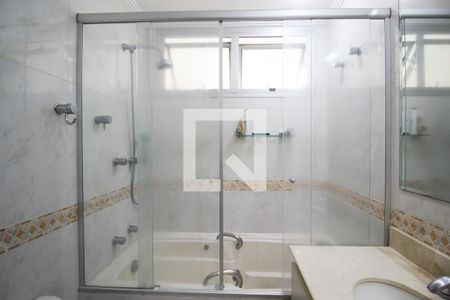 Apartamento à venda com 200m², 2 quartos e 2 vagas Apartamento à venda com 200m², 2 quartos e 2 vagasBanheiro da Suíte