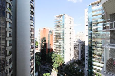 Apartamento à venda com 200m², 2 quartos e 2 vagas Apartamento à venda com 200m², 2 quartos e 2 vagasVista