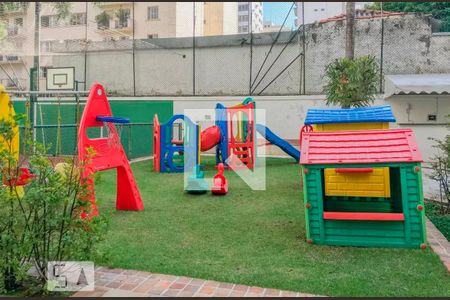 Apartamento à venda com 200m², 2 quartos e 2 vagas Apartamento à venda com 200m², 2 quartos e 2 vagasÁrea comum - Playground