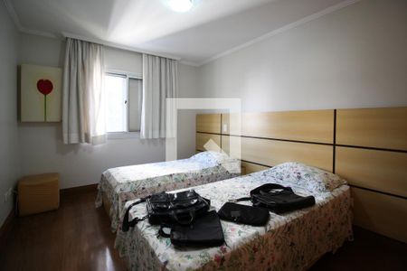 Apartamento à venda com 200m², 2 quartos e 2 vagas Apartamento à venda com 200m², 2 quartos e 2 vagasQuarto 1