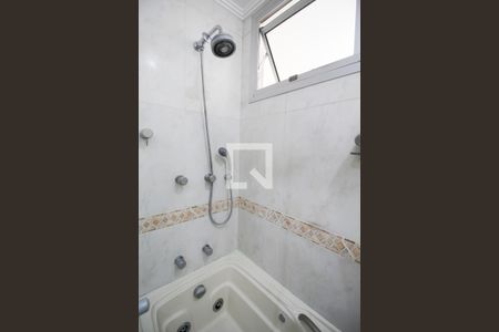 Apartamento à venda com 200m², 2 quartos e 2 vagas Apartamento à venda com 200m², 2 quartos e 2 vagasBanheiro da Suíte