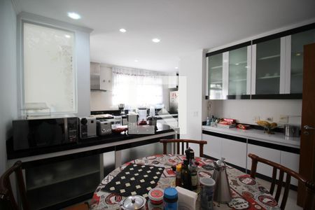 Apartamento à venda com 200m², 2 quartos e 2 vagas Apartamento à venda com 200m², 2 quartos e 2 vagasCozinha