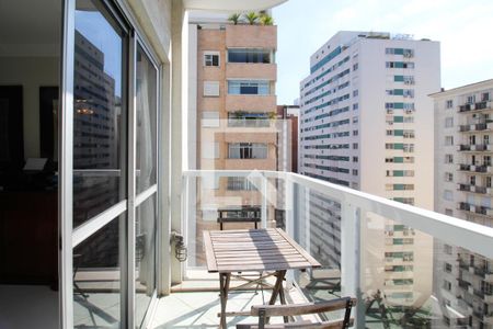 Apartamento à venda com 200m², 2 quartos e 2 vagas Apartamento à venda com 200m², 2 quartos e 2 vagasVaranda 1