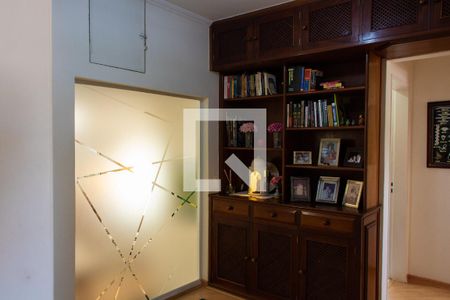 Casa à venda com 300m², 3 quartos e 4 vagasSALA DE ACESSO AOS QUARTOS