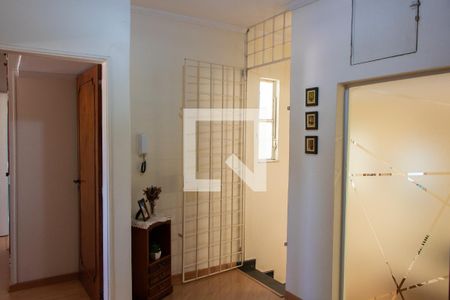 Casa à venda com 300m², 3 quartos e 4 vagasSALA DE ACESSO AOS QUARTOS