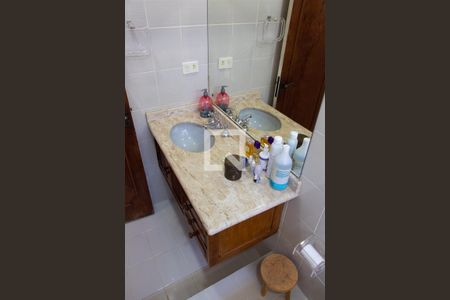 Casa à venda com 300m², 3 quartos e 4 vagasBANHEIRO SOCIAL