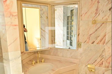 Apartamento para alugar com 200m², 4 quartos e 2 vagasBanheiro Suite 1