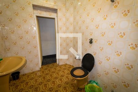 Casa à venda com 170m², 6 quartos e sem vagaBanheiro 