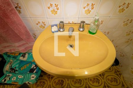 Casa à venda com 170m², 6 quartos e sem vagaBanheiro 