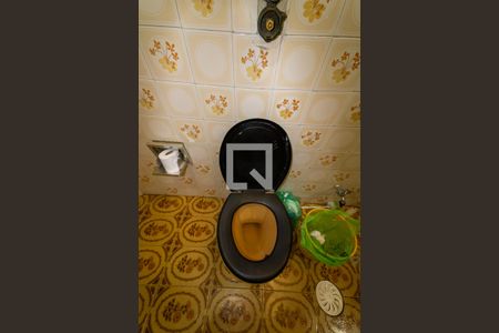 Casa à venda com 170m², 6 quartos e sem vagaBanheiro 