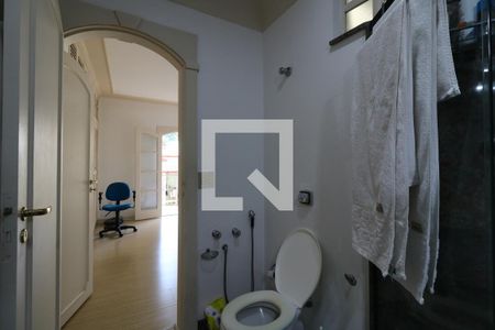 Casa à venda com 650m², 5 quartos e 3 vagasBanheiro da Suíte 3