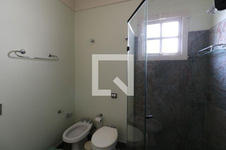 Casa à venda com 650m², 5 quartos e 3 vagasBanheiro da Suíte 4