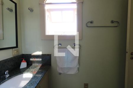 Casa à venda com 650m², 5 quartos e 3 vagasBanheiro da Suíte 1