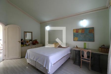 Casa à venda com 650m², 5 quartos e 3 vagasSuíte 4