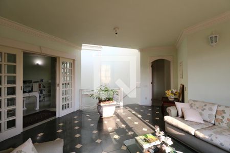 Casa à venda com 650m², 5 quartos e 3 vagasSaleta