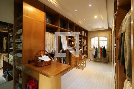 Casa à venda com 650m², 5 quartos e 3 vagasCloset da Suíte 5