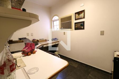 Casa à venda com 650m², 5 quartos e 3 vagasSala de Trabalho