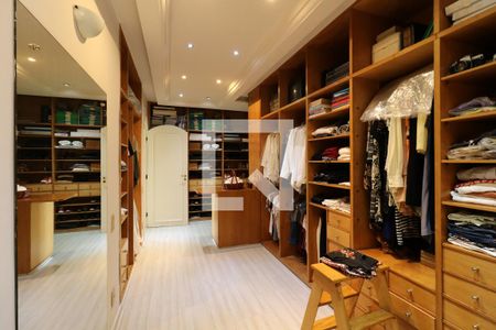 Casa à venda com 650m², 5 quartos e 3 vagasCloset da Suíte 5