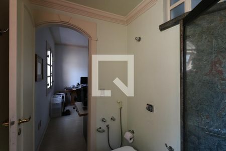 Casa à venda com 650m², 5 quartos e 3 vagasBanheiro da Suíte 1