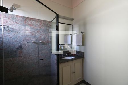 Casa à venda com 650m², 5 quartos e 3 vagasBanheiro da Suíte 4