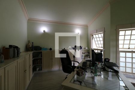 Casa à venda com 650m², 5 quartos e 3 vagasEscritório