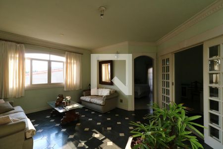 Casa à venda com 650m², 5 quartos e 3 vagasSaleta