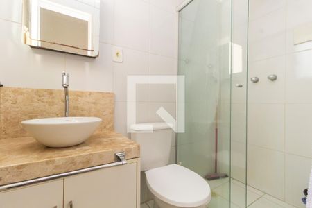 Apartamento para alugar com 70m², 2 quartos e 3 vagas Apartamento para alugar com 70m², 2 quartos e 3 vagasBanheiro da Suíte 1