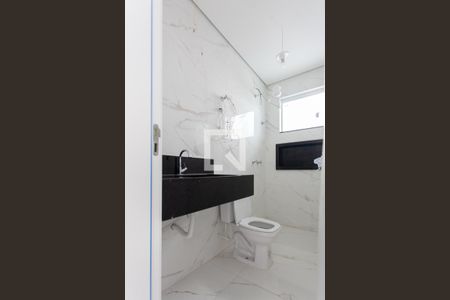 Casa à venda com 116m², 3 quartos e 2 vagas Casa à venda com 116m², 3 quartos e 2 vagasBanheiro da Suíte