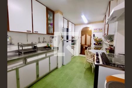 Apartamento à venda com 175m², 4 quartos e sem vagaCopa / Cozinha