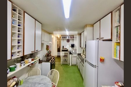 Apartamento à venda com 175m², 4 quartos e sem vagaCopa / Cozinha