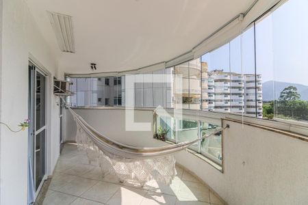 Apartamento à venda com 93m², 3 quartos e 2 vagas Apartamento à venda com 93m², 3 quartos e 2 vagasVaranda Sala