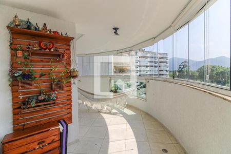 Apartamento à venda com 93m², 3 quartos e 2 vagas Apartamento à venda com 93m², 3 quartos e 2 vagasVaranda Sala