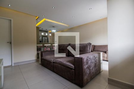Sala de apartamento para alugar com 2 quartos, 80m² em Jardim Tupanci, Barueri