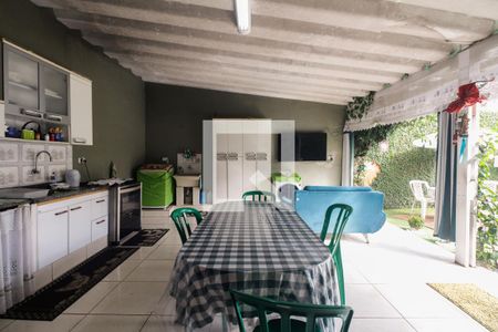 Casa à venda com 200m², 3 quartos e 5 vagasQuintal 