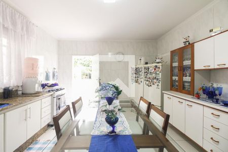 Casa à venda com 200m², 3 quartos e 5 vagasCozinha 