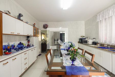 Casa à venda com 200m², 3 quartos e 5 vagasCozinha 