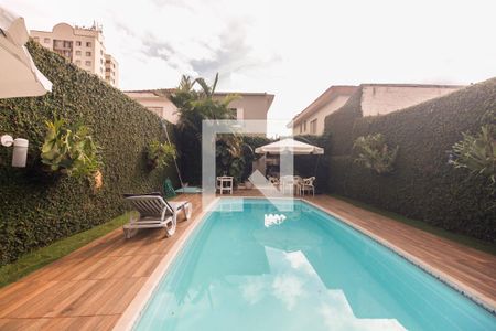 Casa à venda com 200m², 3 quartos e 5 vagasQuintal e Piscina 