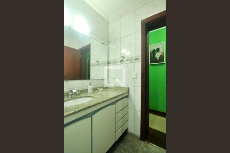 Apartamento à venda com 170m², 3 quartos e 3 vagasBanheiro Social