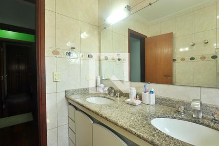 Apartamento à venda com 170m², 3 quartos e 3 vagasSuíte - Banheiro do Quarto 3