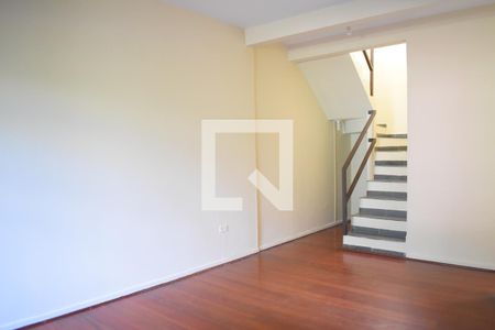 Sala de casa para alugar com 3 quartos, 102m² em Santa Cândida, Curitiba