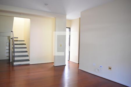 Sala de casa para alugar com 3 quartos, 102m² em Santa Cândida, Curitiba
