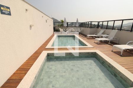 Apartamento à venda com 34m², 1 quarto e sem vagaÁrea comum - Piscina
