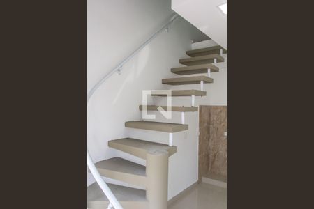 Casa de condomínio à venda com 26m², 1 quarto e sem vagaEscada