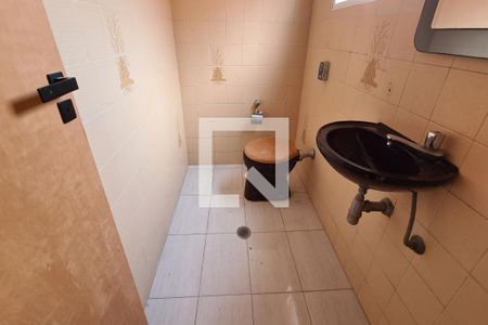 Casa à venda com 417m², 4 quartos e 5 vagasBanheiro de serviço