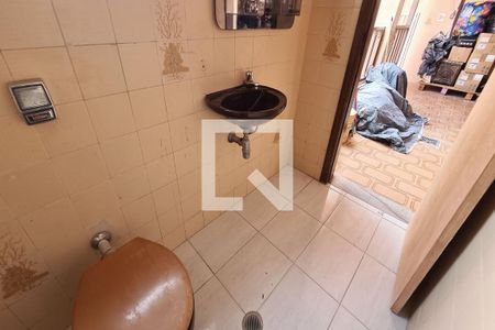 Casa à venda com 417m², 4 quartos e 5 vagasBanheiro de serviço