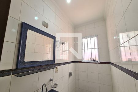 Casa à venda com 417m², 4 quartos e 5 vagasBanheiro 2