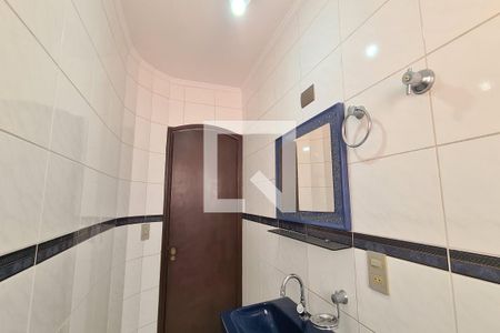 Casa à venda com 417m², 4 quartos e 5 vagasBanheiro 2