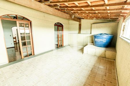 Casa à venda com 200m², 3 quartos e 3 vagasTerraço