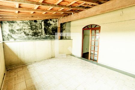 Casa à venda com 200m², 3 quartos e 3 vagasTerraço